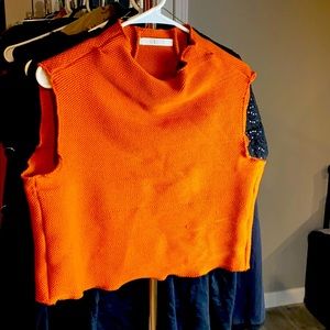 Cropped high neck woven top